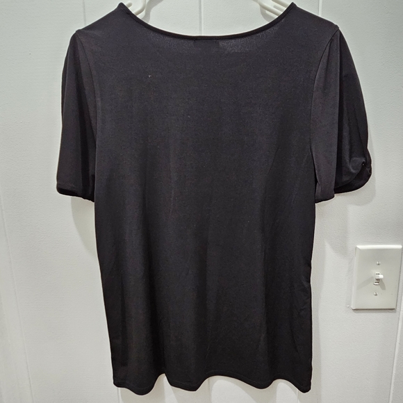 Bundle Of Ann Taylor Cut Out Sleeve/Shoulder Tops in Wine and Black Size Medium - Picture 13 of 15